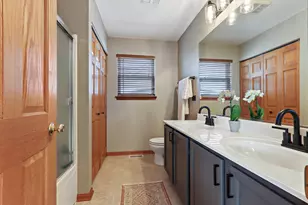 1203 Devon Dr, Antioch, IL 60002 - Photo 12