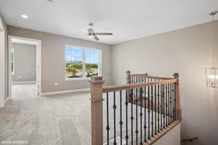 276 Masters Dr, Addison, IL 60101 - Photo 8