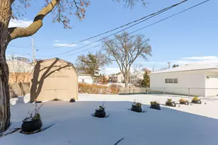 1042 W Central Rd, Mount Prospect, IL 60056 - Photo 16