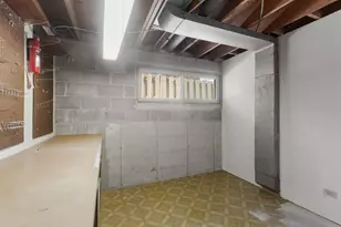 1042 W Central Rd, Mount Prospect, IL 60056 - Photo 14