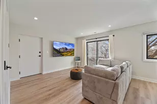 7109 N Western Ave, Chicago, IL 60645 - Photo 4