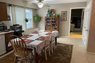 713 Dawes St, Libertyville, IL 60048 - Photo 2