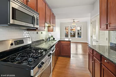 2005 W Warner Avenue #1, Chicago, IL 60618 - Photo 4