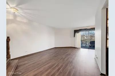 1705 Lakecliffe Drive #D, Wheaton, IL 60189 - Photo 4