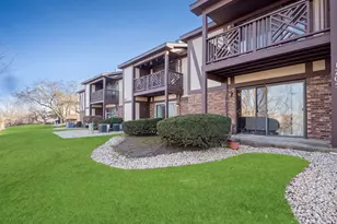 1705 Lakecliffe Dr, Wheaton, IL 60189 - Photo 16