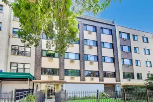 561 W Stratford Pl, Chicago, IL 60657 - Photo 2