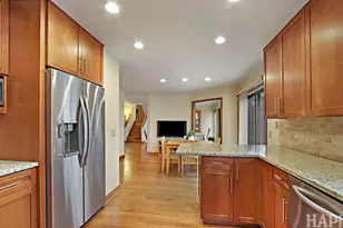 1221 Golf View Dr, Woodridge, IL 60517 - Photo 12