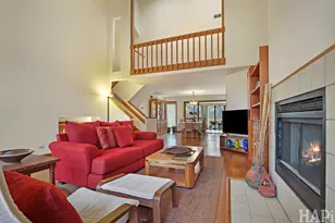 1221 Golf View Dr, Woodridge, IL 60517 - Photo 4