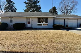 820 N Crestview Trail, Byron, IL 61010 - Photo 1