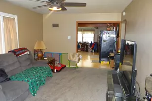 831 Douglas St, Morris, IL 60450 - Photo 6