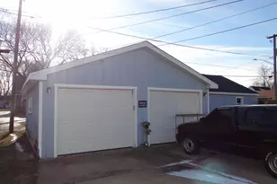 831 Douglas St, Morris, IL 60450 - Photo 12