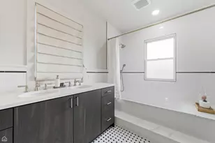 2537 N Bernard St, Chicago, IL 60647 - Photo 16