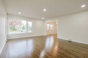 7501 E Prairie Rd, Skokie, IL 60076 - Photo 8