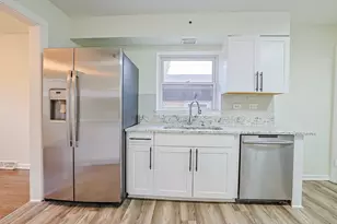 7501 E Prairie Rd, Skokie, IL 60076 - Photo 14