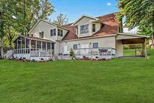 5012 W Lake Shore Dr, Wonder Lake, IL 60097 - Photo 2