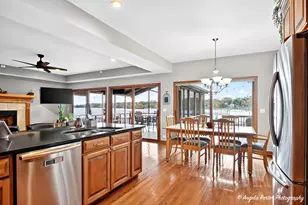 5012 W Lake Shore Dr, Wonder Lake, IL 60097 - Photo 8