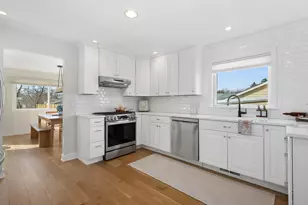 212 Woodstock Ave, Clarendon Hills, IL 60514 - Photo 8