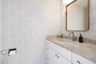 212 Woodstock Ave, Clarendon Hills, IL 60514 - Photo 14