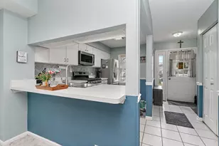 2060 Muirfield Cir, Elgin, IL 60123 - Photo 2