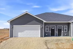 513 S Preston St, Cortland, IL 60112 - Photo 1