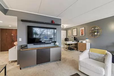 1301 N Western Avenue #307, Lake Forest, IL 60045 - Photo 8