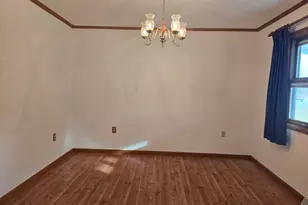 239 Rogers Rd, Carthage, IL 62321 - Photo 8