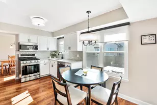 1281 Old Timber Ct, Hoffman Estates, IL 60192 - Photo 8