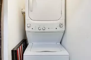 2317 W Wolfram St, Chicago, IL 60618 - Photo 14