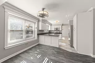 3253 Stewert Dr, Darien, IL 60561 - Photo 10