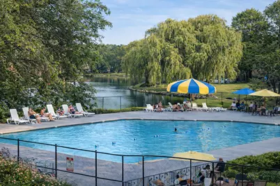 9387 Bay Colony Drive #3W, Des Plaines, IL 60016 - Photo 8