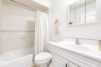 9387 Bay Colony Drive #3W, Des Plaines, IL 60016 - Photo 8