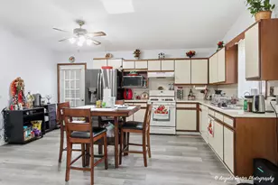 1201 Meadowbrook Dr, Round Lake Beach, IL 60073 - Photo 8