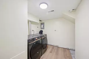 8646 Harms Rd, Skokie, IL 60077 - Photo 16