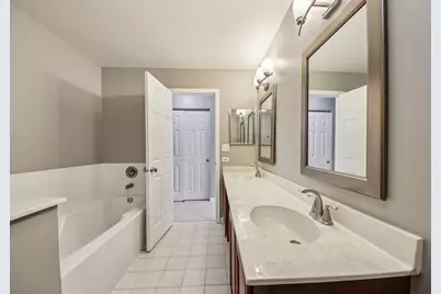 808 Old Checker Road, Buffalo Grove, IL 60089 - Photo 16