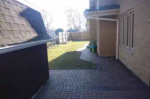 5639 N Manor Ln, Norwood Park Township, IL 60631 - Photo 6