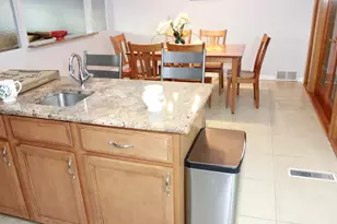 5639 N Manor Ln, Norwood Park Township, IL 60631 - Photo 18