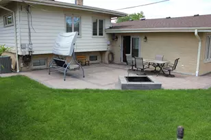5639 N Manor Ln, Norwood Park Township, IL 60631 - Photo 10