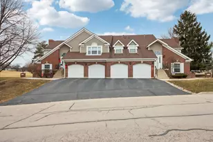 1002 Interloch Ct, Algonquin, IL 60102 - Photo 2