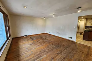 143 E 119th St, Chicago, IL 60628 - Photo 6