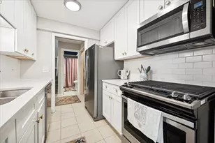 1955 Tanglewood Dr, Glenview, IL 60025 - Photo 12