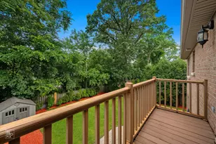 1017 E Red Oak St, Addison, IL 60101 - Photo 22