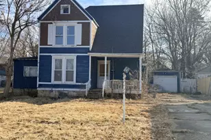 1211 S Carroll Ave, Freeport, IL 61032 - Photo 2