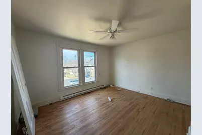 1211 S Carroll Avenue, Freeport, IL 61032 - Photo 16