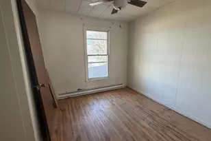 1211 S Carroll Ave, Freeport, IL 61032 - Photo 14