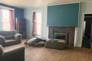 1211 S Carroll Ave, Freeport, IL 61032 - Photo 4