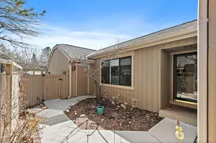 814 Oak Hill Rd, Lake Barrington, IL 60010 - Photo 2