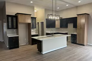 10398 E Clara Ave, Rochelle, IL 61068 - Photo 2