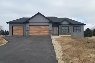 10398 E Clara Ave, Rochelle, IL 61068 - Photo 1