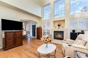 8 Lily Ct, Bolingbrook, IL 60440 - Photo 6