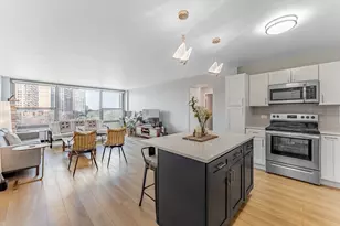 3600 N Lake Shore Dr, Chicago, IL 60613 - Photo 18